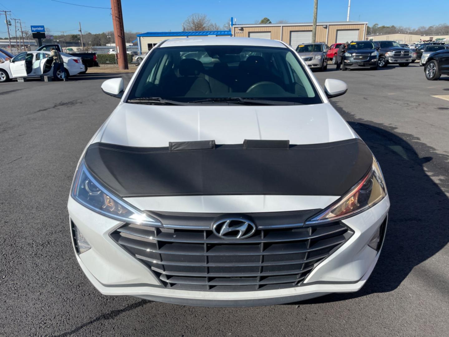 2020 White Hyundai Elantra (5NPD74LF3LH) with an 4-Cyl, 2.0 Liter engine, Automatic, IVT transmission, located at 8008 Warden Rd, Sherwood, AR, 72120, (501) 801-6100, 34.830078, -92.186684 - Photo#2